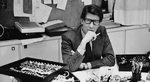 Yves Saint Laurent dans son studio, 1986 © DR