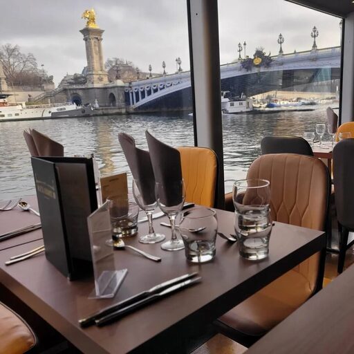 Croisière et déjeuner bistronomique avec Champagne