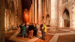 Toulouse Couvent des JacobinsToulouse Couvent des Jacobins Des visiteurs dans l'église©Jacques Sierpinski