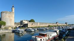 Tours et remparts d'Aigues-Mortes