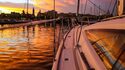 Expérience privée de 2 heures avec coucher de soleil, vin, cava et voile à Barcelone