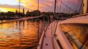 Expérience privée de 4 heures avec coucher de soleil, vin, cava et voile à Barcelone