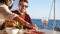  4 heures de navigation privée en catamaran à Barcelone